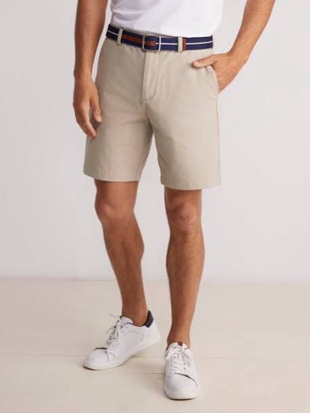 Vineyard Vines 9” Chilmark Chino Shorts Size 33